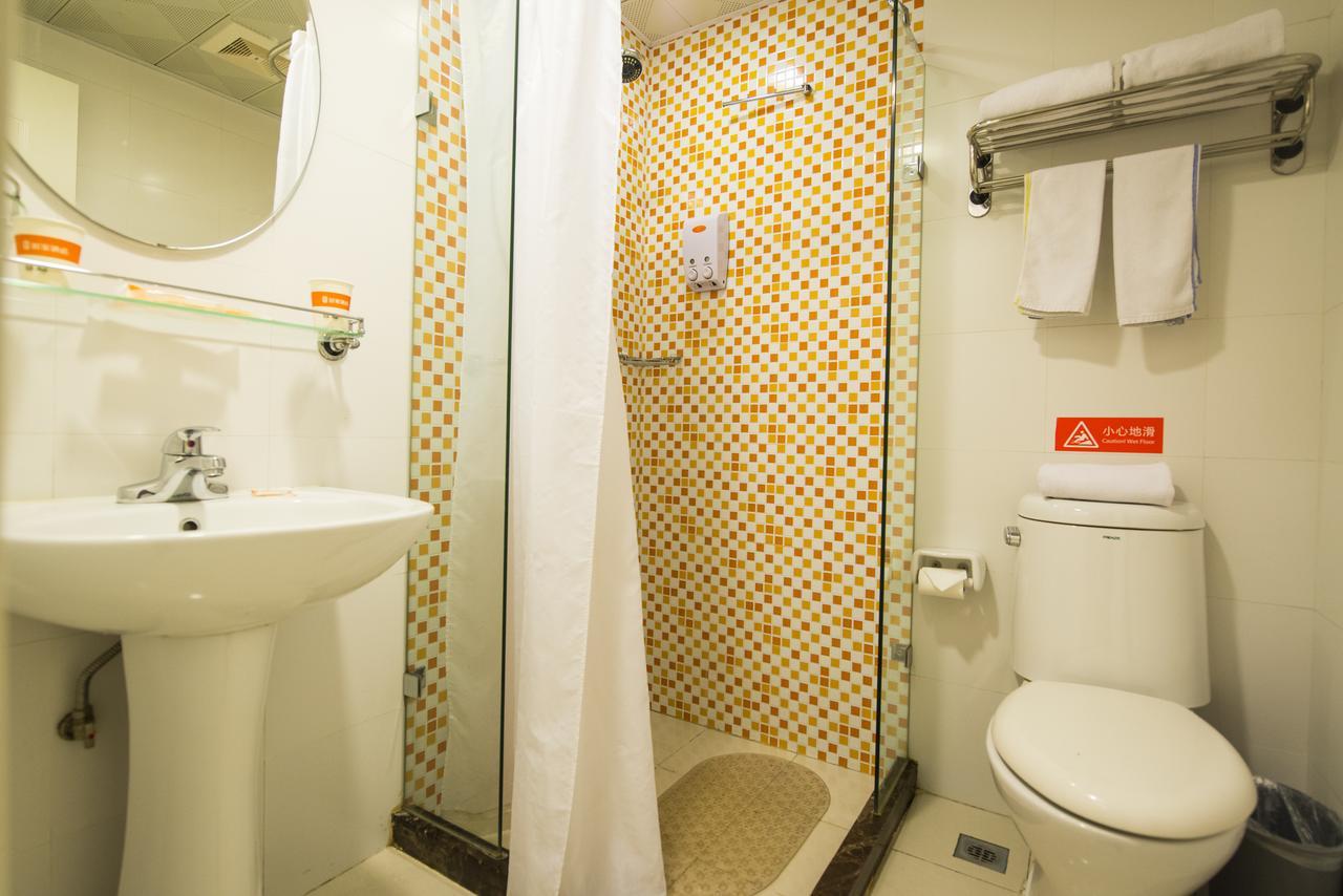 Home Inn Shanghai Lujiabang Road Metro Station Exterior photo